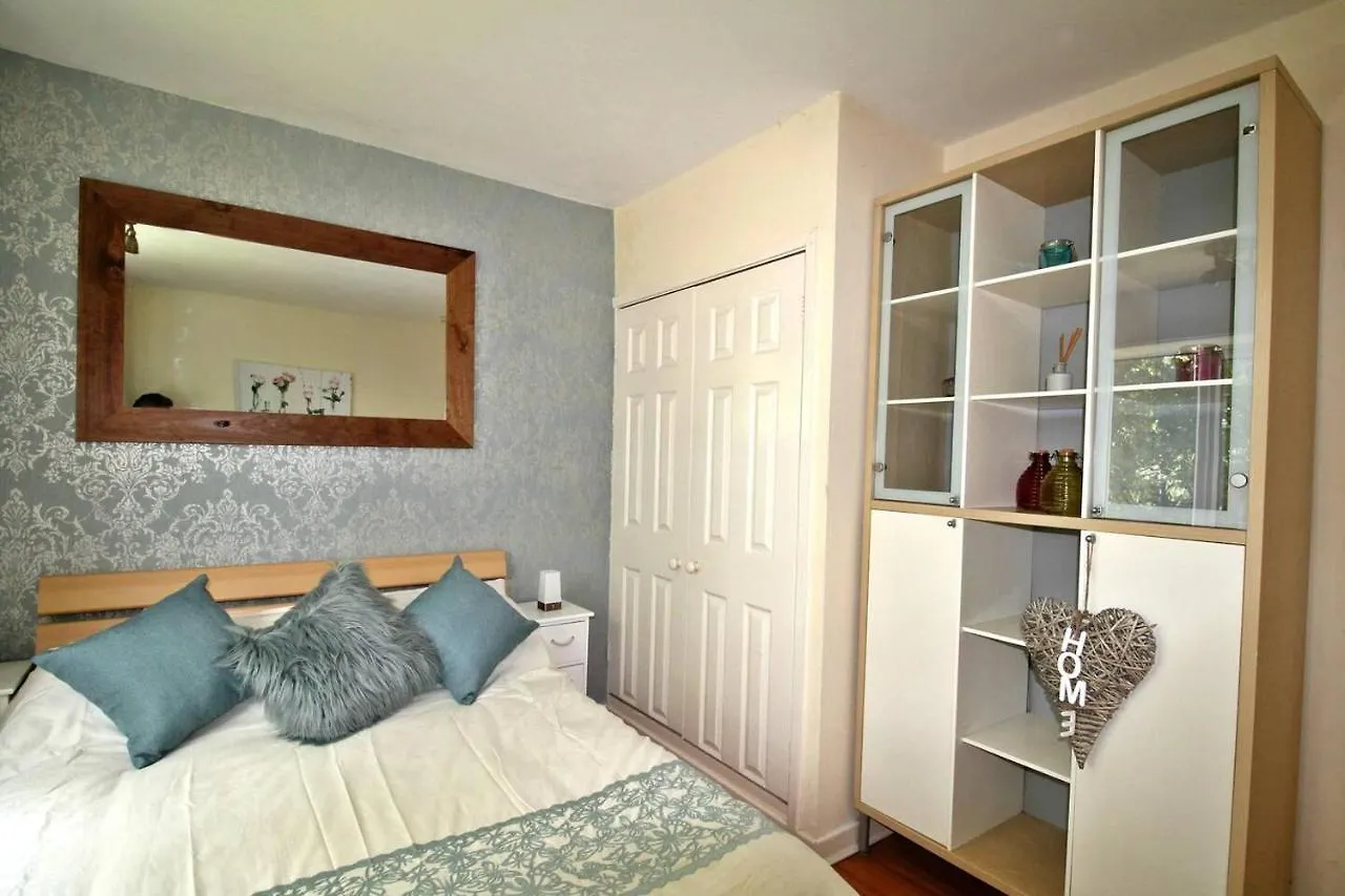 Large Balcony Apartment - Town & Races -2 Dbl Beds Doncaster